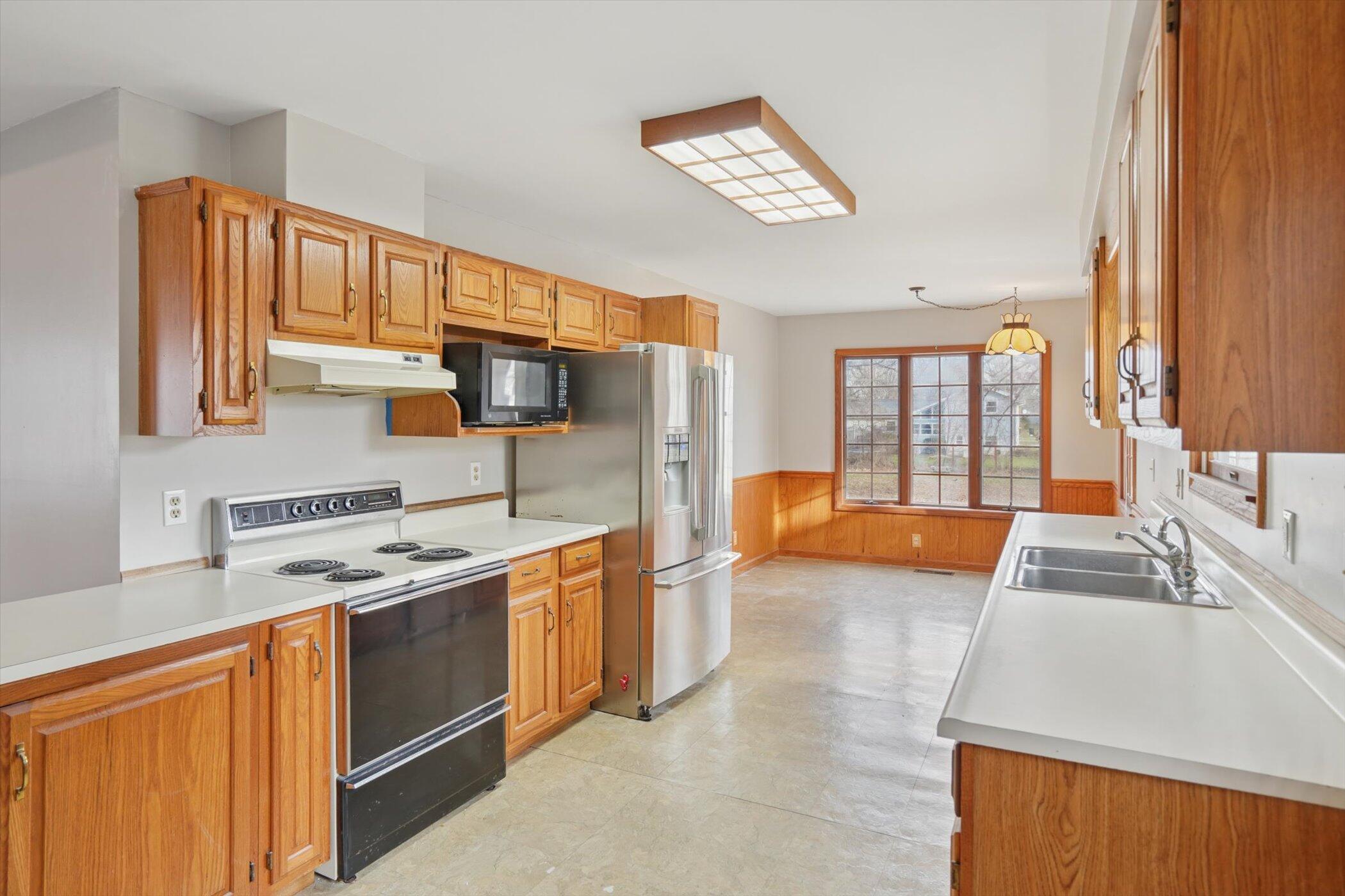 107 South Center Street Eaton Rapids, MI 48827 - Photo 12 of 34 16-107 S Center St-WindowStill-Photograp