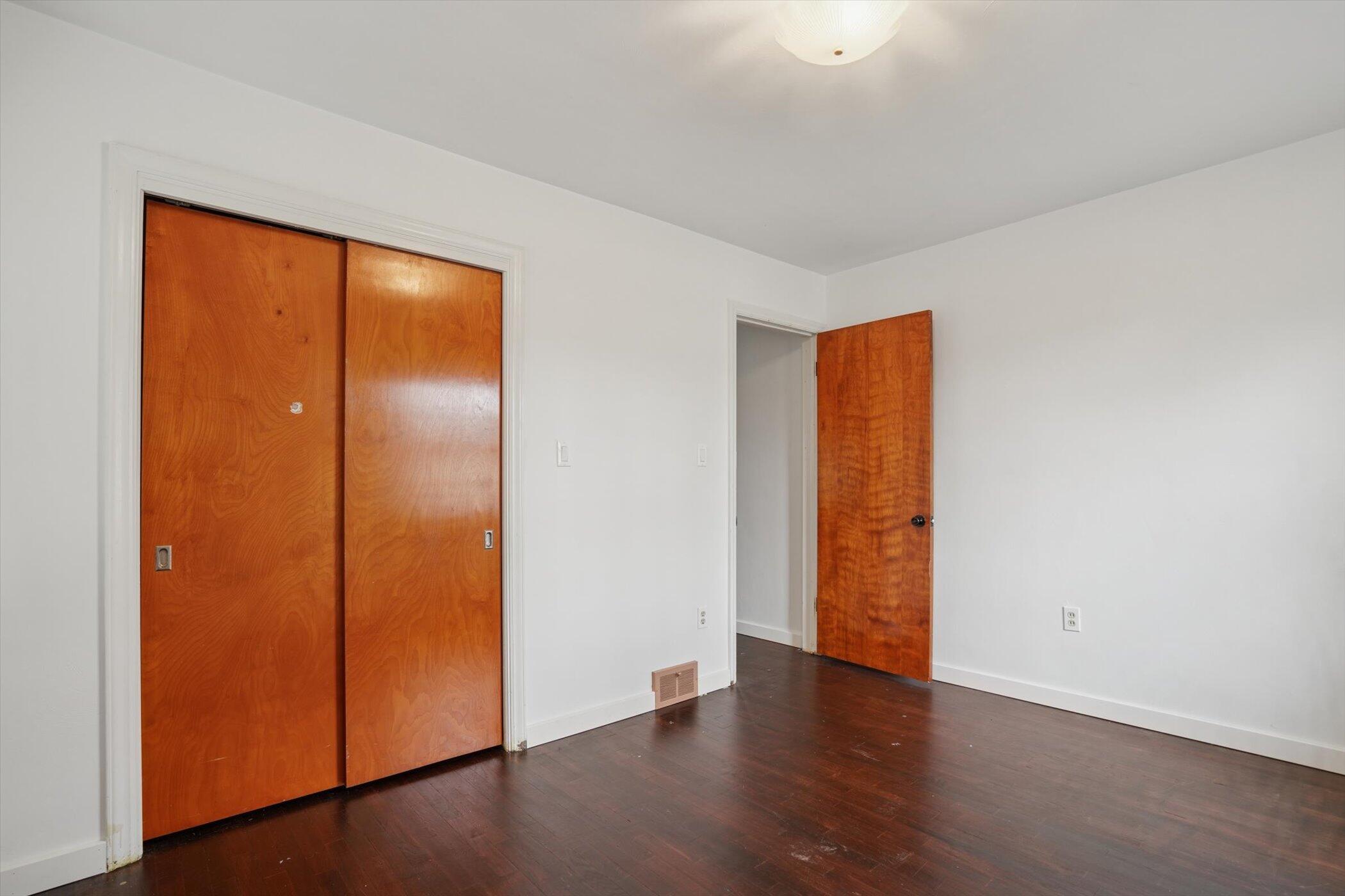 107 South Center Street Eaton Rapids, MI 48827 - Photo 26 of 34 31-107 S Center St-WindowStill-Photograp