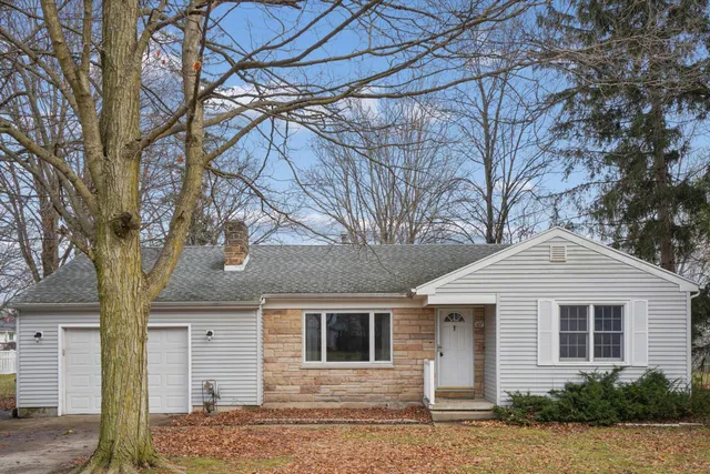 $220,000 | 107 South Center Street, Eaton Rapids, MI 48827