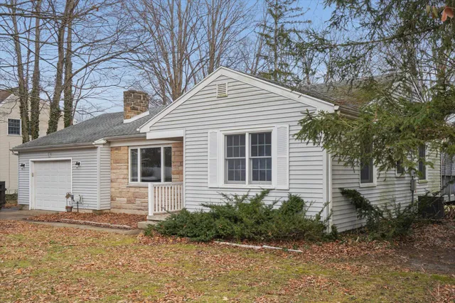 $220,000 | 107 South Center Street, Eaton Rapids, MI 48827