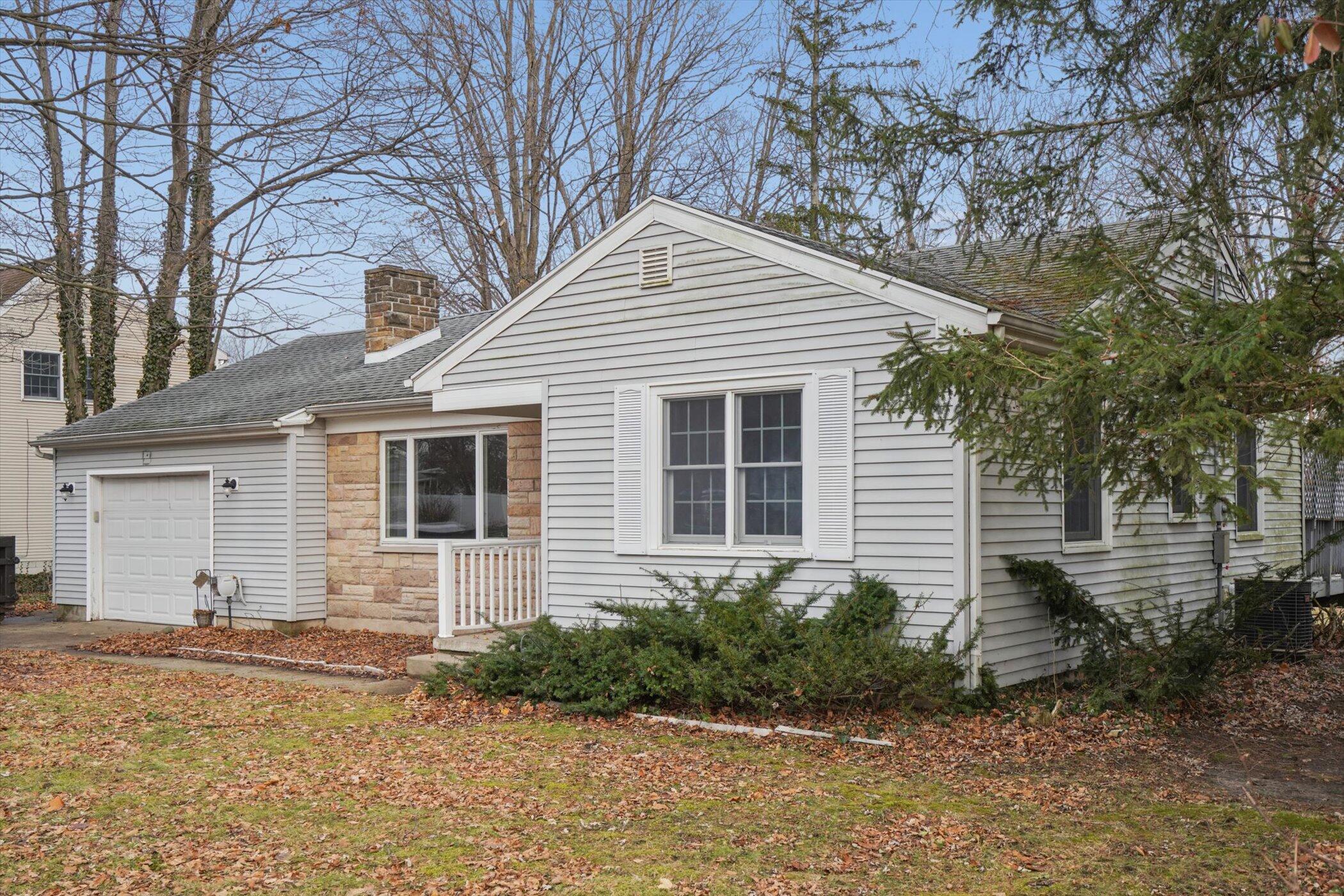 107 South Center Street Eaton Rapids, MI 48827 - Photo 4 of 34 05-107 S Center St-WindowStill-Photograp
