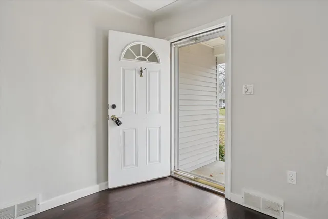 $220,000 | 107 South Center Street, Eaton Rapids, MI 48827