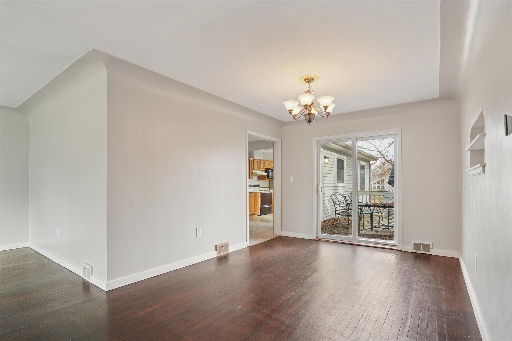 107 South Center Street Eaton Rapids, MI 48827 - Photo 10 of 34 14-107 S Center St-WindowStill-Photograp