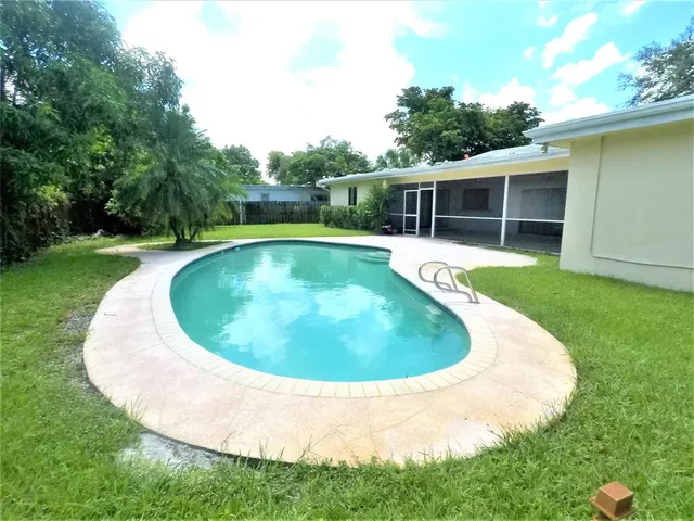 $4,185 | 7450 Southwest 15th Street, Plantation, FL 33317