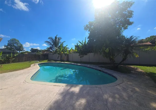 $4,185 | 7450 Southwest 15th Street, Plantation, FL 33317