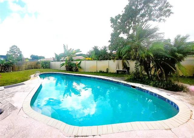 $4,185 | 7450 Southwest 15th Street, Plantation, FL 33317