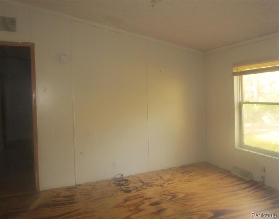 6368 Johnson Road Flushing, MI 48433 - Photo 12 of 14