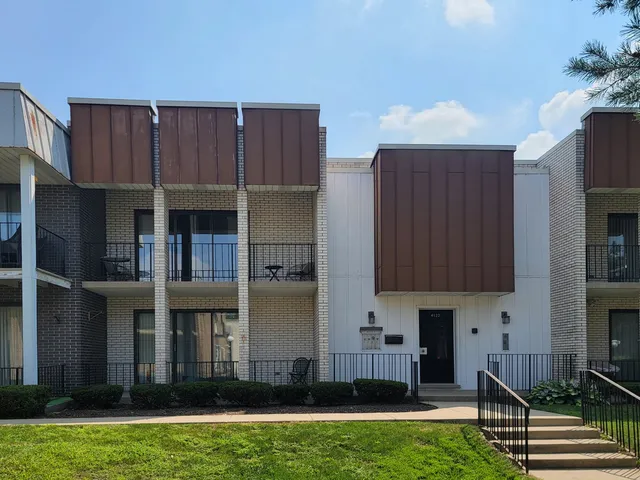 $216,000 | 4123 West 98th Street, Unit C, Oak Lawn, IL 60453