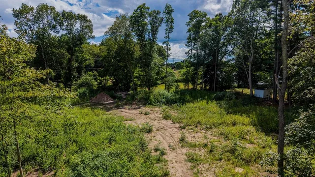 $210,000 | 125 R Middleboro Avenue, Taunton, MA 02718