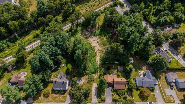 $210,000 | 125 R Middleboro Avenue, Taunton, MA 02718