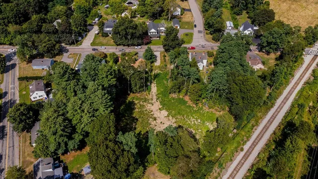 $210,000 | 125 R Middleboro Avenue, Taunton, MA 02718