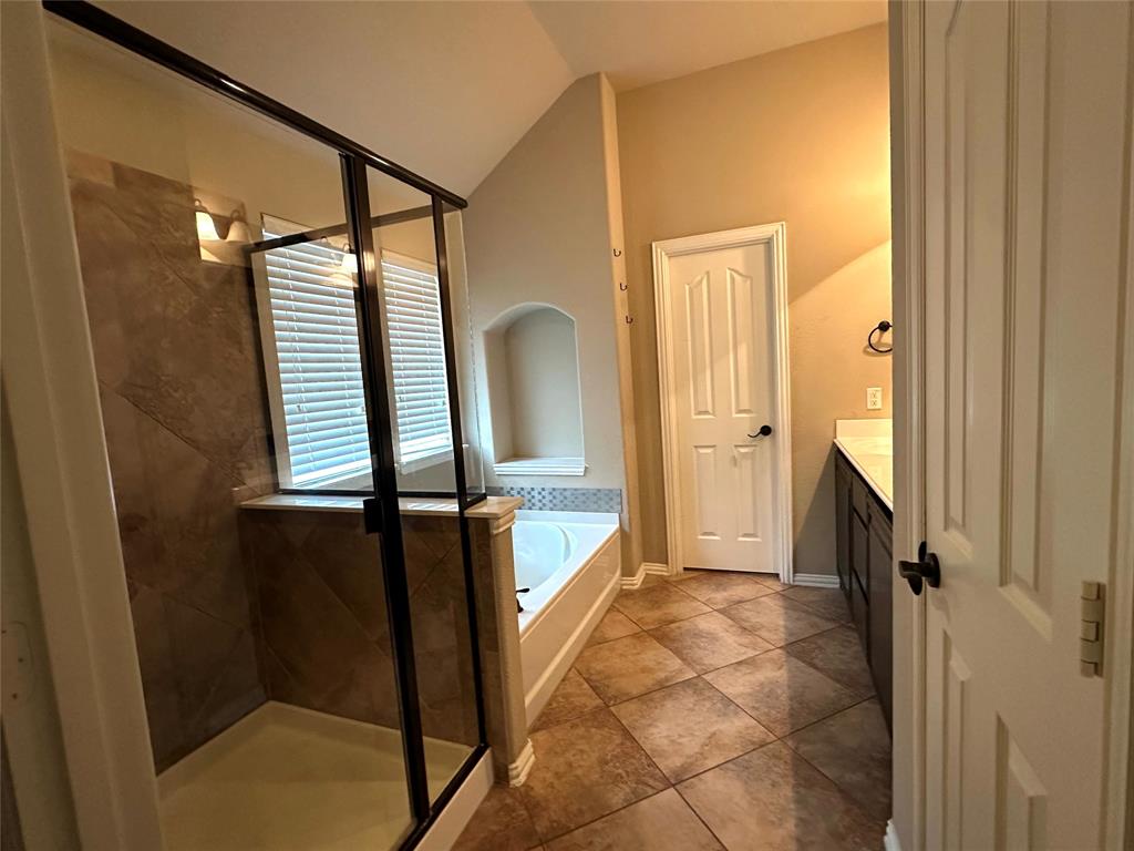 7255 Rueda Grand Prairie, TX 75054 - Photo 10 of 16