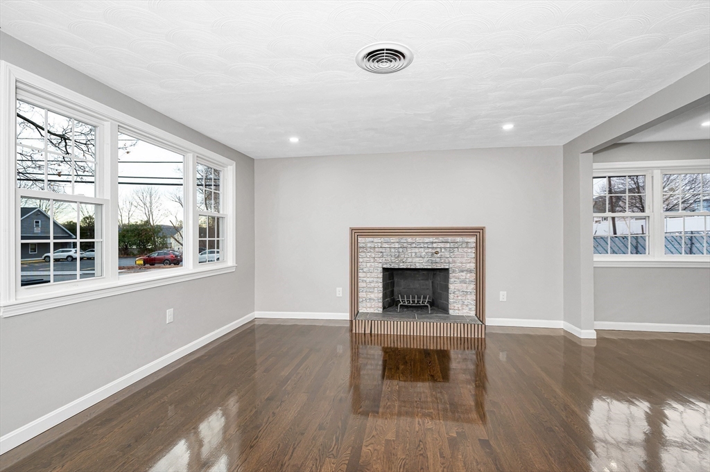 3 Derry Road Methuen, MA 01844 - Photo 6 of 42 Gallery Image 6