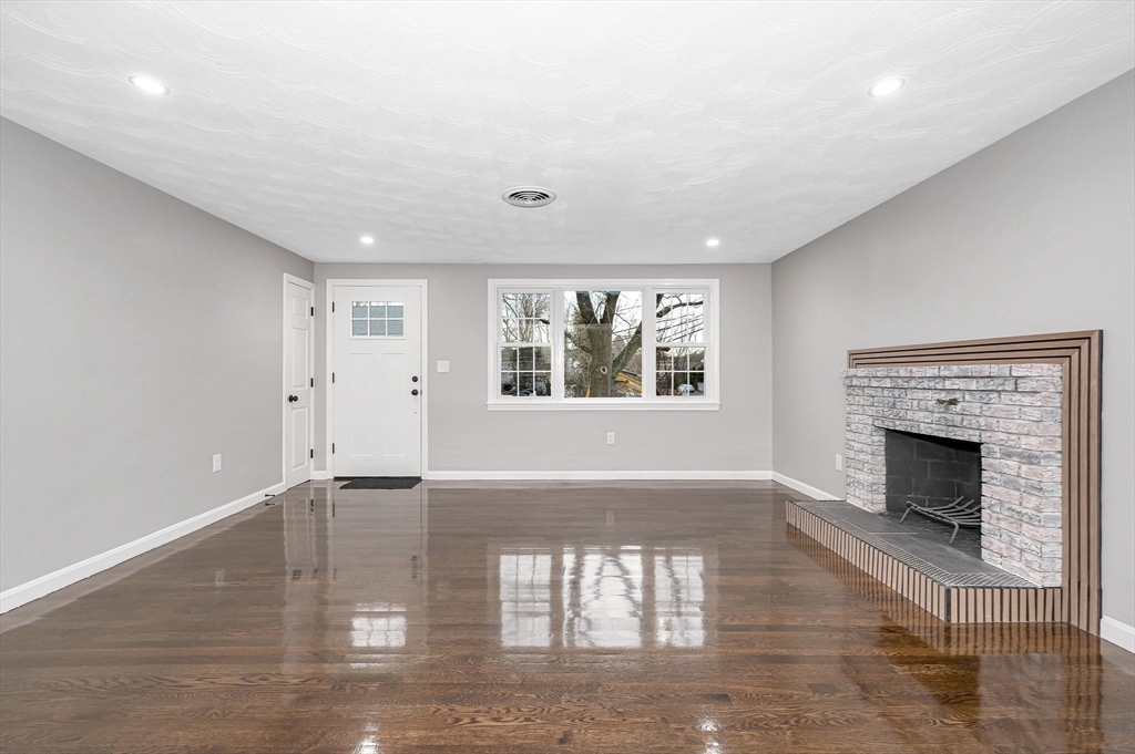 3 Derry Road Methuen, MA 01844 - Photo 7 of 42 Gallery Image 7