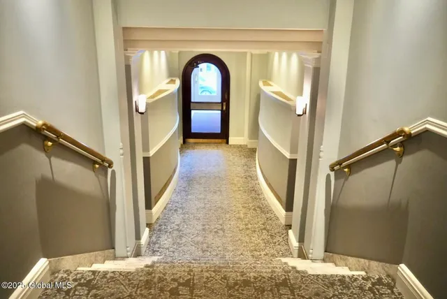 $2,500 | 352 State Street, Unit 6A, Albany, NY 12210