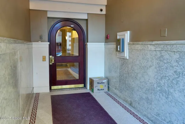 $2,500 | 352 State Street, Unit 6A, Albany, NY 12210