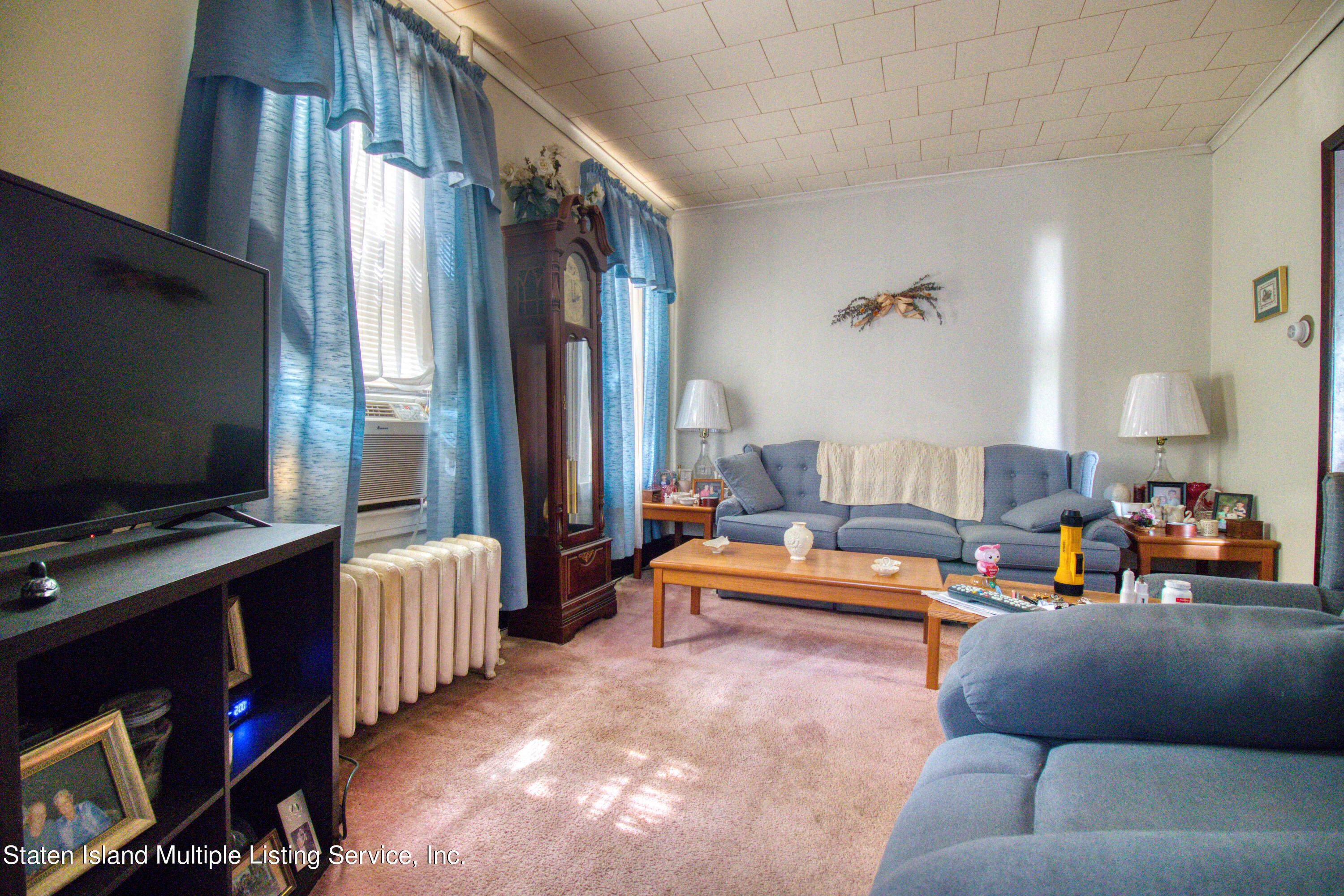 9 Roff Street Staten Island, NY 10304 - Photo 3 of 19 Living Room