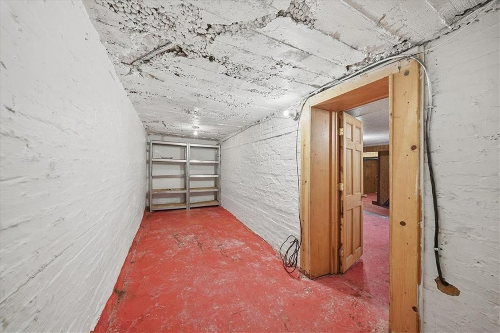 1060 Phillips Street Baden, PA 15005 - Photo 29 of 34