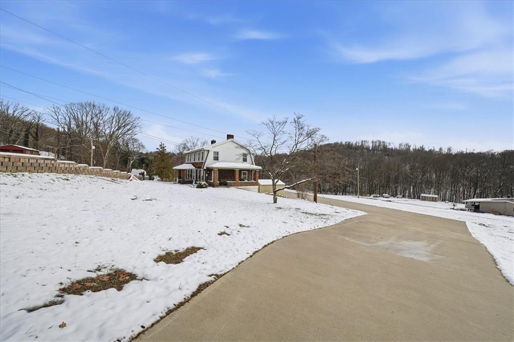 1060 Phillips Street Baden, PA 15005 - Photo 5 of 34