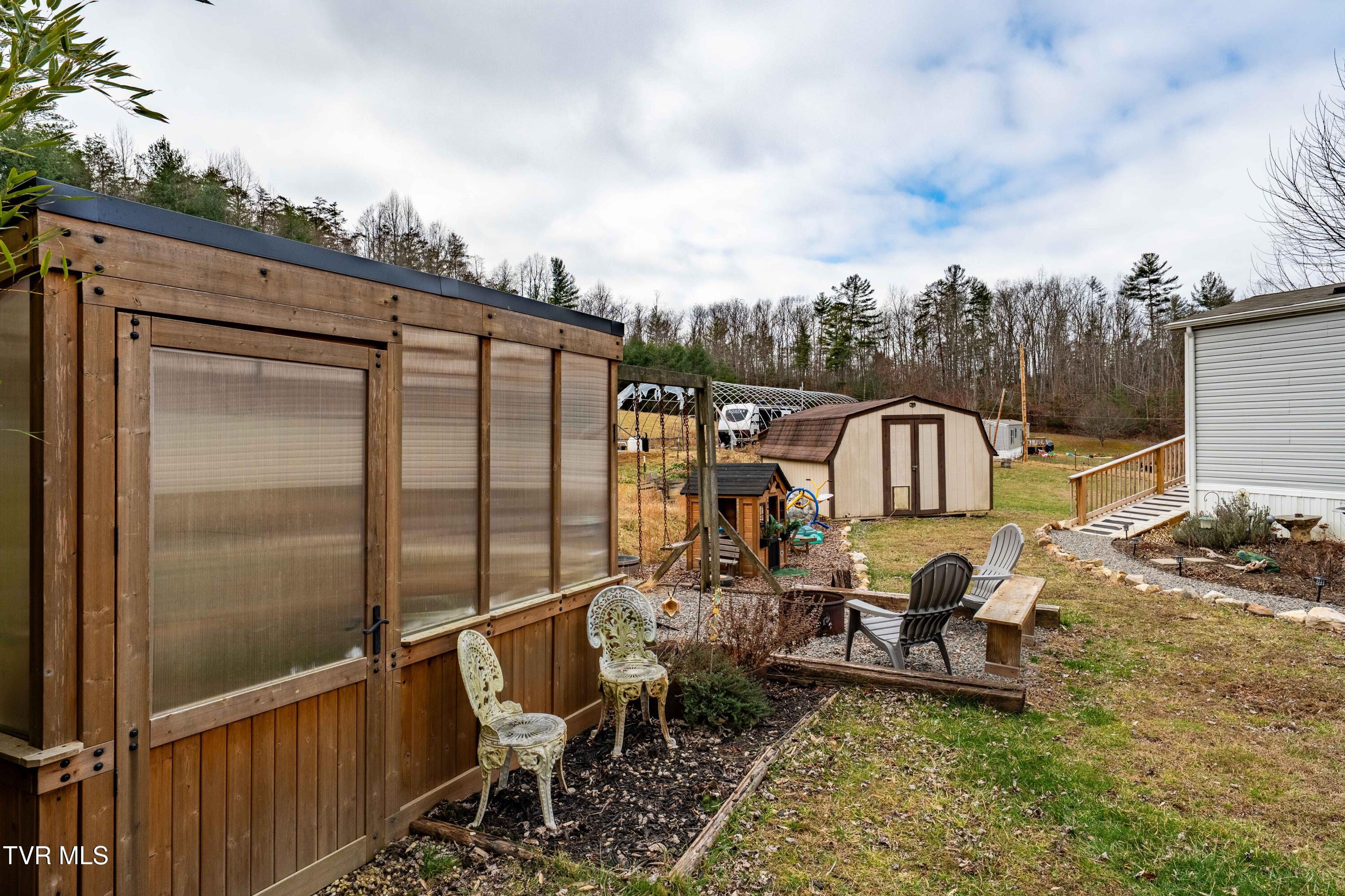 326 Grindstaff Road Butler, TN 37640 - Photo 15 of 53 326 Grindstaff Rd (18 of 59)