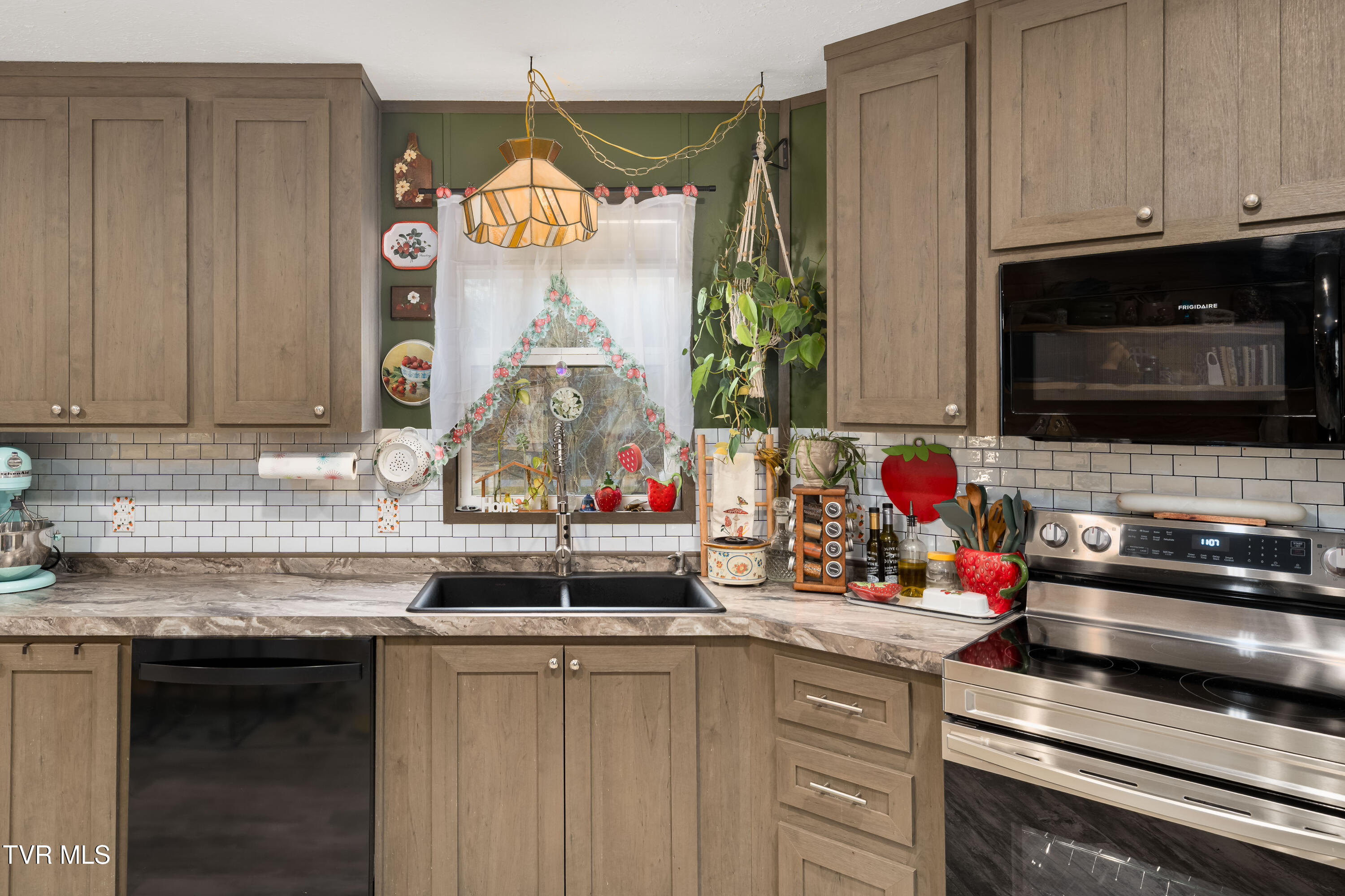 326 Grindstaff Road Butler, TN 37640 - Photo 24 of 53 326 Grindstaff Rd (40 of 59)