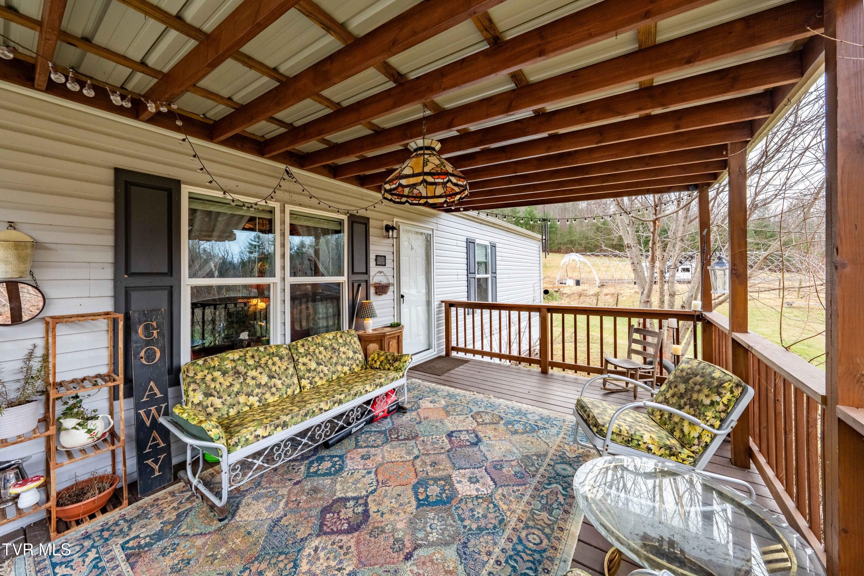 326 Grindstaff Road Butler, TN 37640 - Photo 4 of 53 326 Grindstaff Rd (8 of 59)