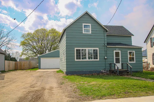 $139,900 | 425 Aurora Avenue, Lowry, MN 56349