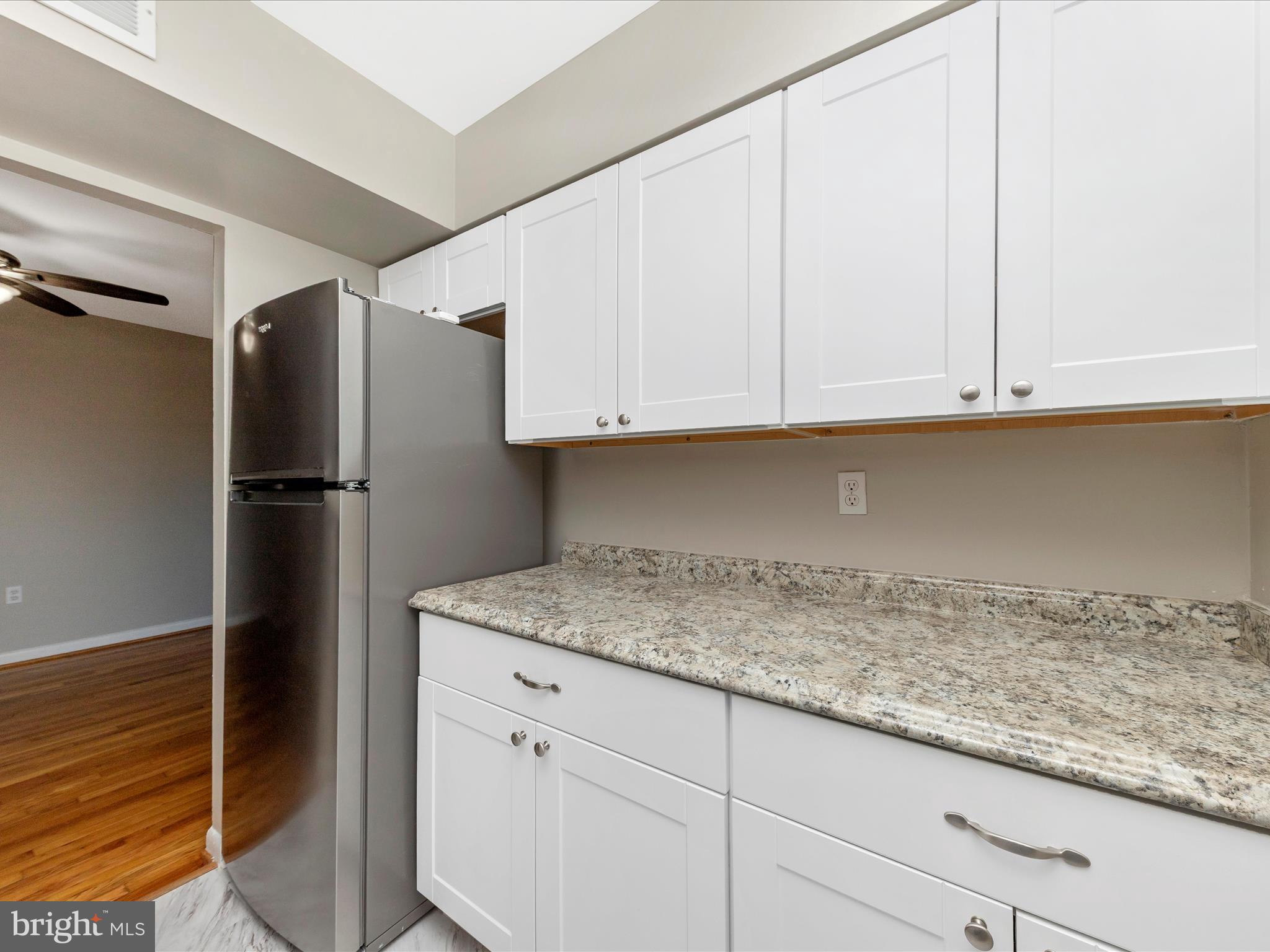 11503 Amherst Avenue, Unit 14 Silver Spring, MD 20902 - Photo 11 of 29 Kitchen