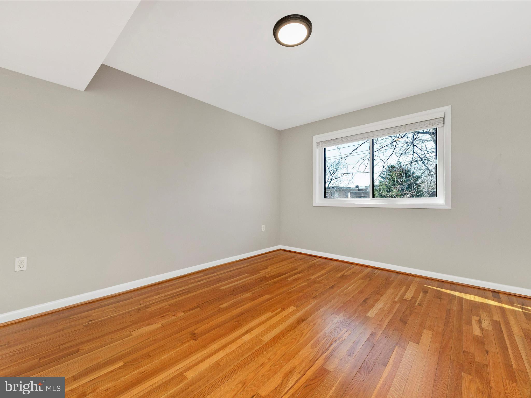 11503 Amherst Avenue, Unit 14 Silver Spring, MD 20902 - Photo 17 of 29 Bedroom 2