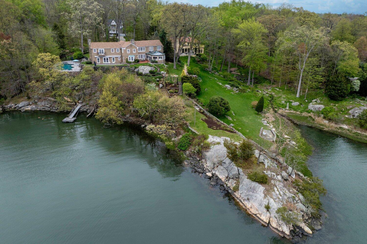 86 Delafield Island Road Darien, CT 06820 - Photo 3 of 40 03_86-Delafield-Island-Rd