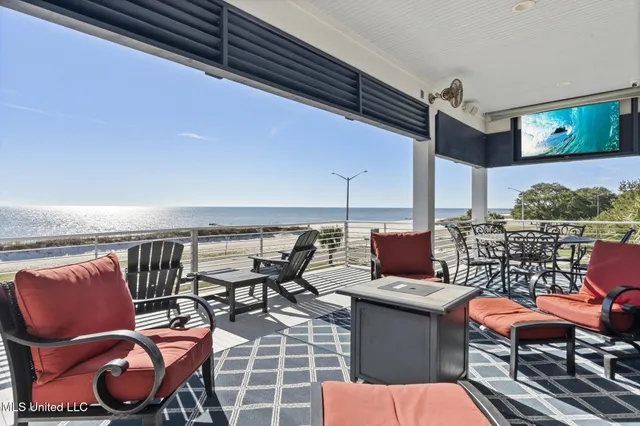 $1,100,000 | 1615 Cayman Cove, Biloxi, MS 39531