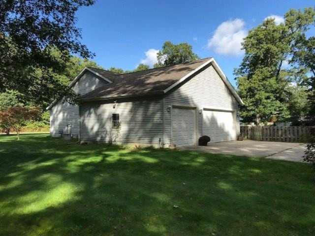 3332 Hall Road Muskegon, MI 49442 - Photo 3 of 34 IMG_6575