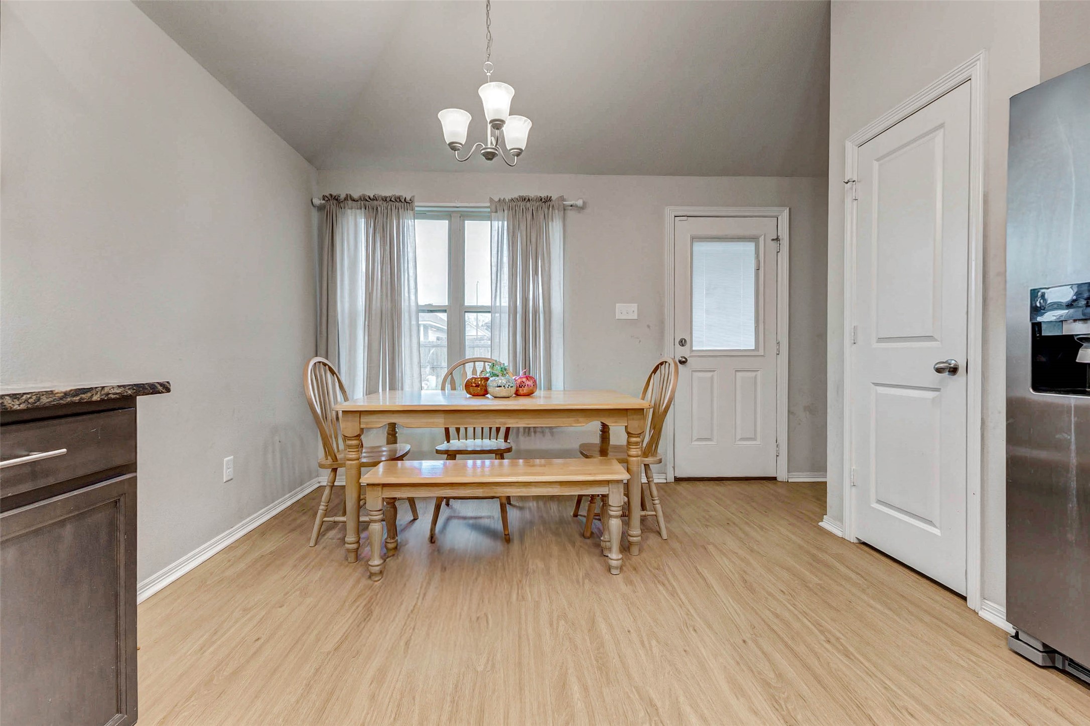 2855 Messenger Way Bryan, TX 77803 - Photo 9 of 24 Gallery Image 9