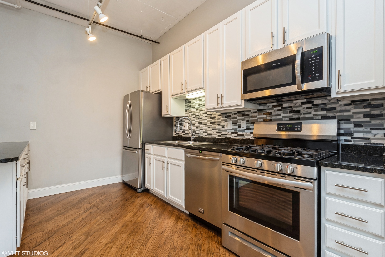 6 South Laflin Street, Unit 523 Chicago, IL 60607 - Photo 2 of 8