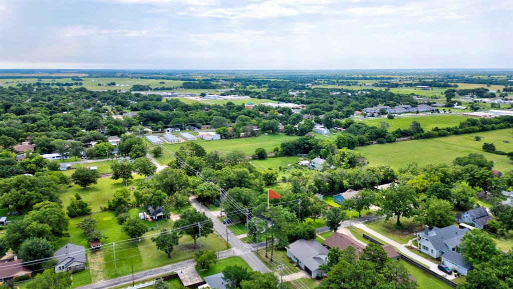 327 West McKinney Street Pilot Point, TX 76258 - Photo 4 of 29