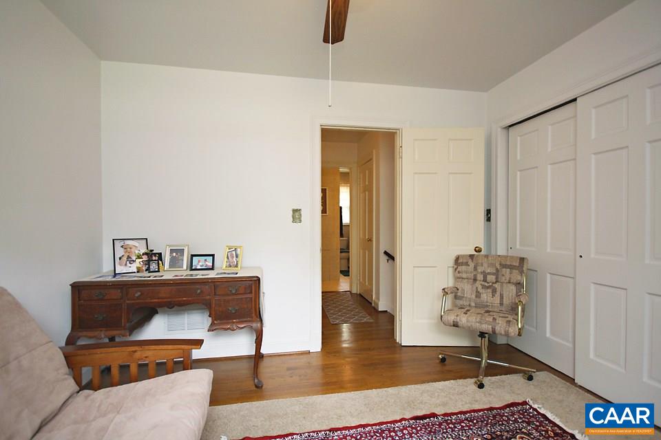 2709 Northfield Road Charlottesville, VA 22901 - Photo 20 of 32 a living room with furniture