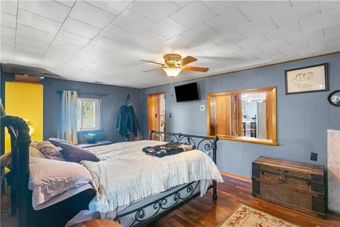 $199,900 | 2 Lakeside Drive, Evans City, PA 16033