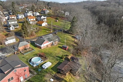 $199,900 | 2 Lakeside Drive, Evans City, PA 16033