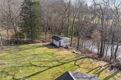$199,900 | 2 Lakeside Drive, Evans City, PA 16033