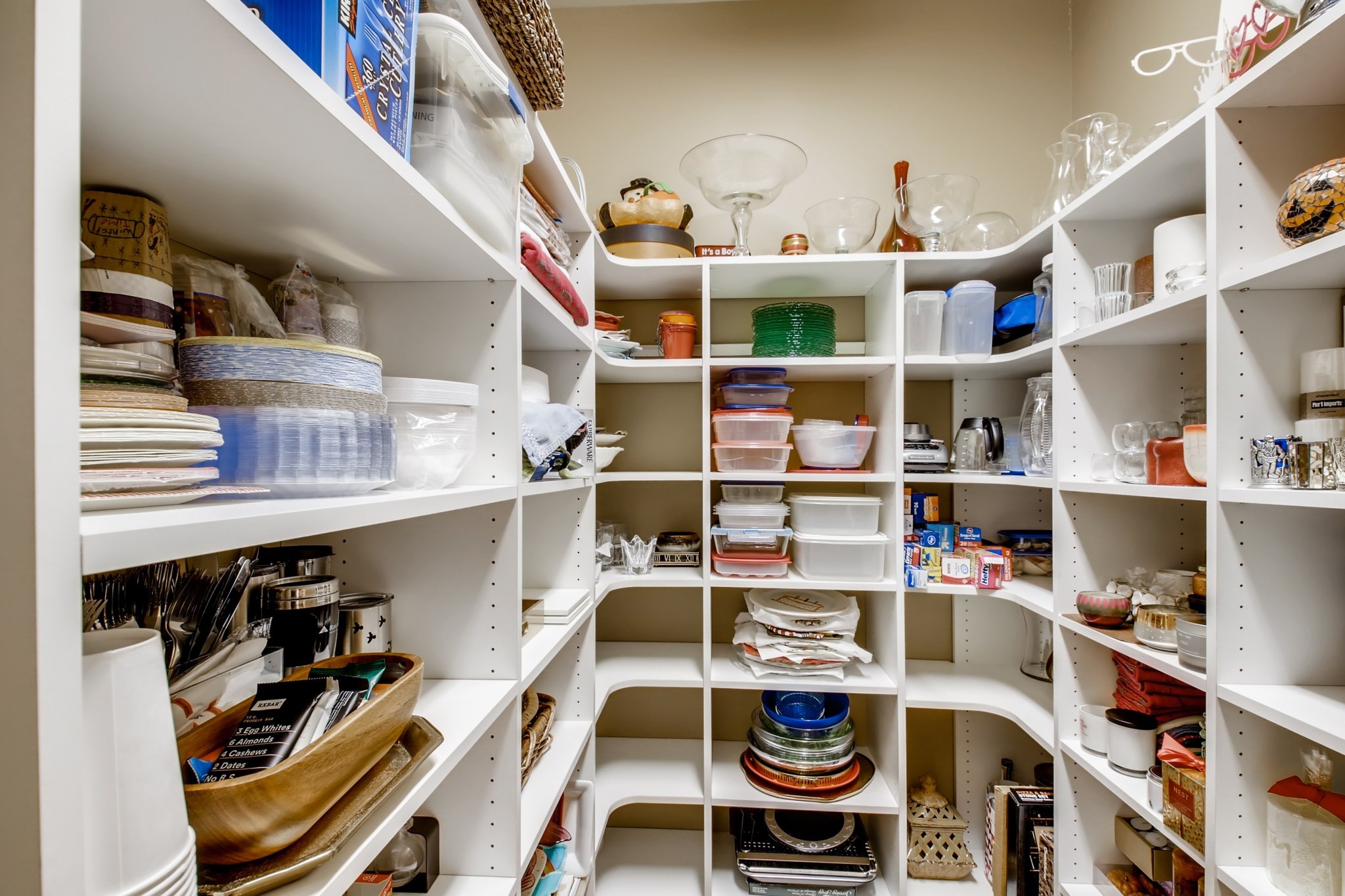 3919 Dorcas Drive Nashville, TN 37215 - Photo 14 of 40 a view of store room with racks