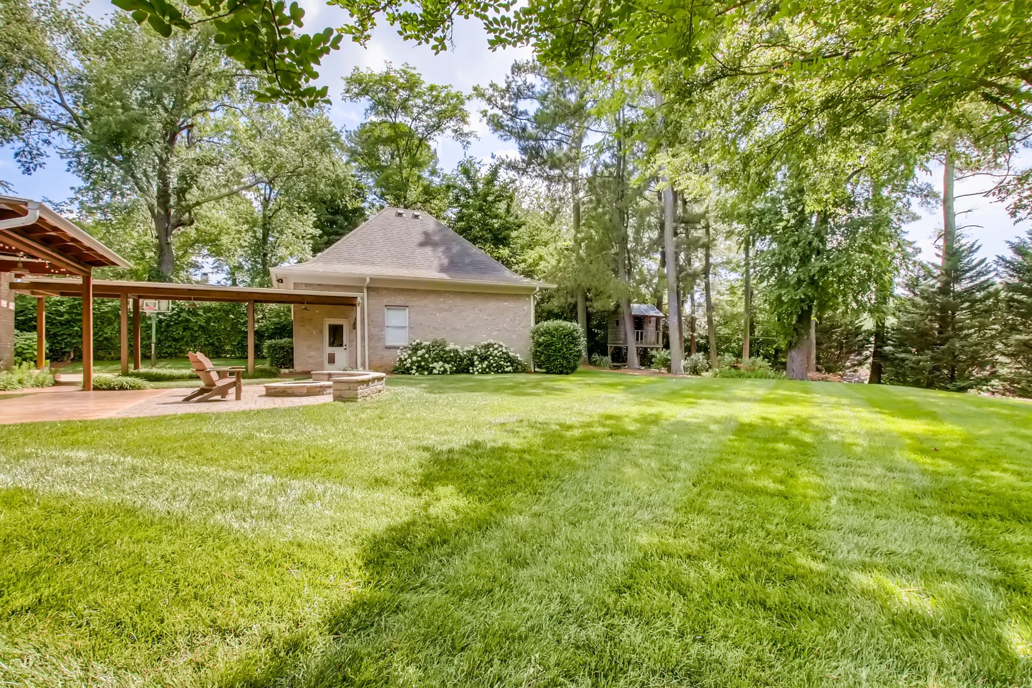 3919 Dorcas Drive Nashville, TN 37215 - Photo 37 of 40 a front view of a house with yard and green space