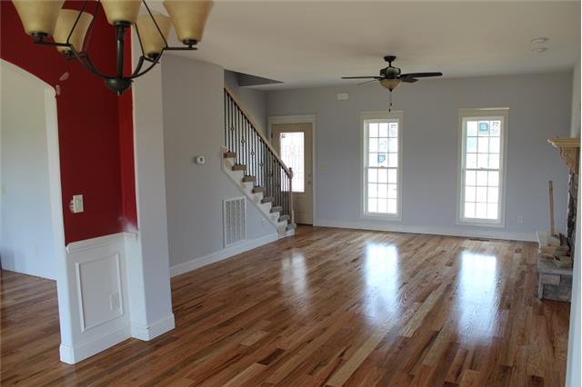 1627 Raven Road Clarksville, TN 37042 - Photo 4 of 14 Gallery Image 4