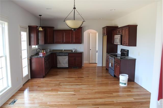 1627 Raven Road Clarksville, TN 37042 - Photo 5 of 14 Gallery Image 5