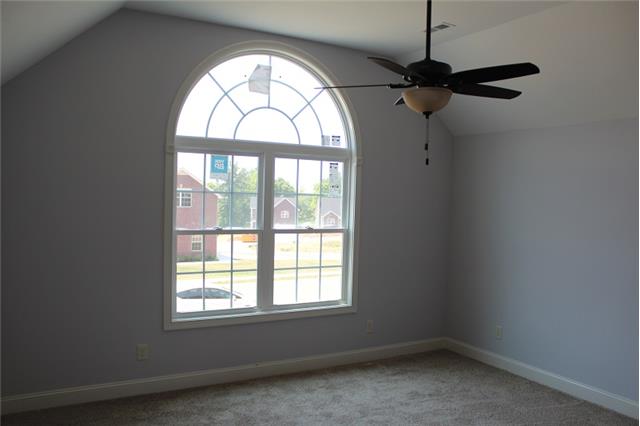 1627 Raven Road Clarksville, TN 37042 - Photo 8 of 14 Gallery Image 8