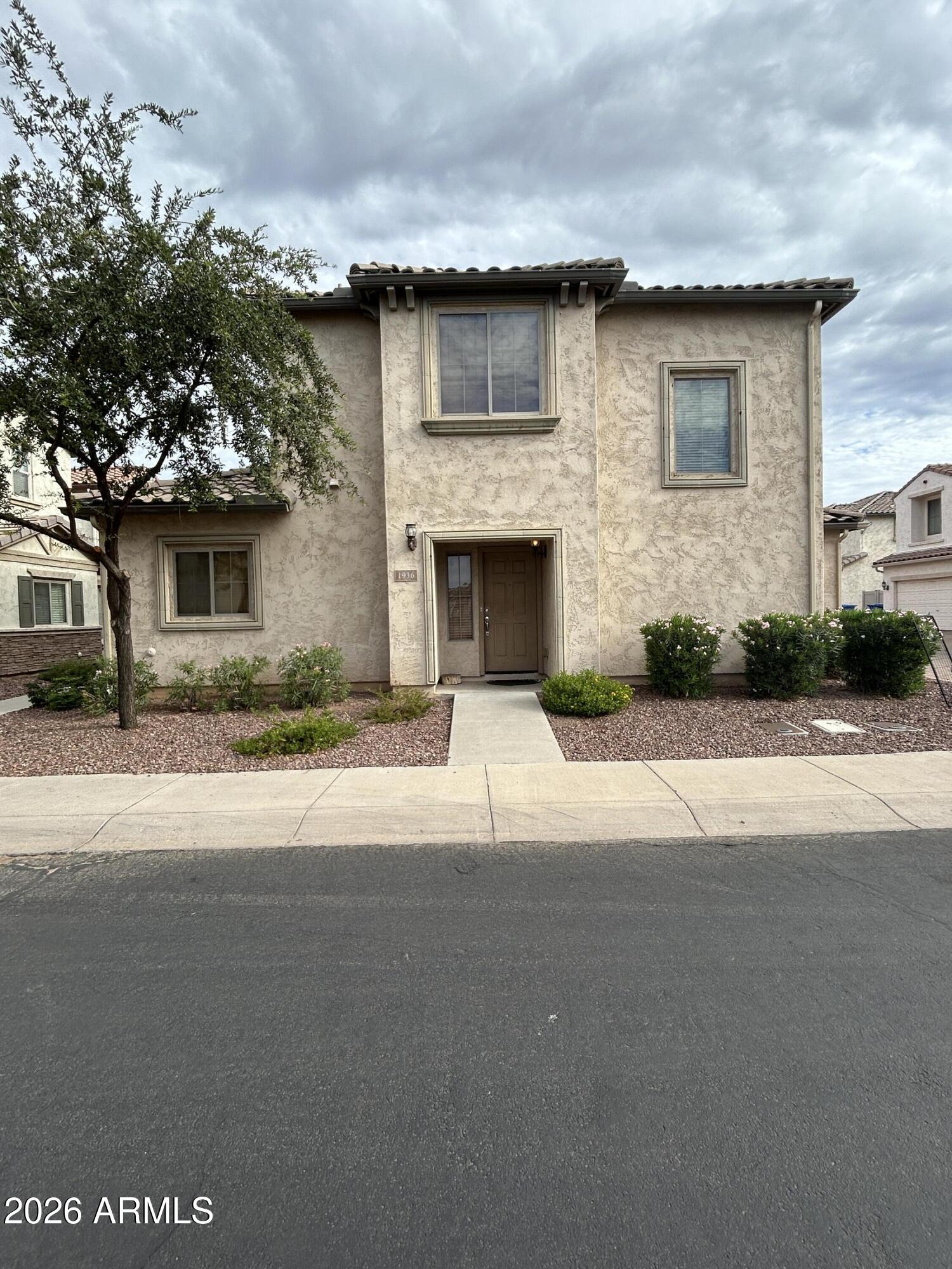 1936 West Davis Road Phoenix, AZ 85023 - Photo 1 of 18 IMG_0977