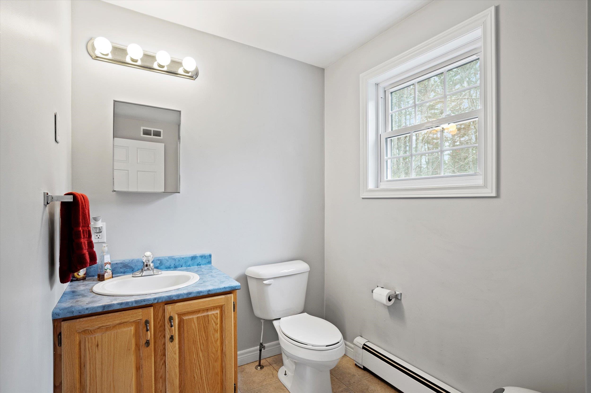 221 Salmon Falls Road Rochester, NH 03868 - Photo 16 of 40