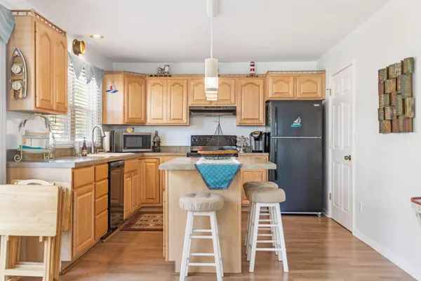 $374,900 | 7370 North North Shore Dr Haven, Unit 23, South Haven, MI 49090