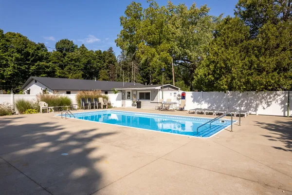 $374,900 | 7370 North North Shore Dr Haven, Unit 23, South Haven, MI 49090