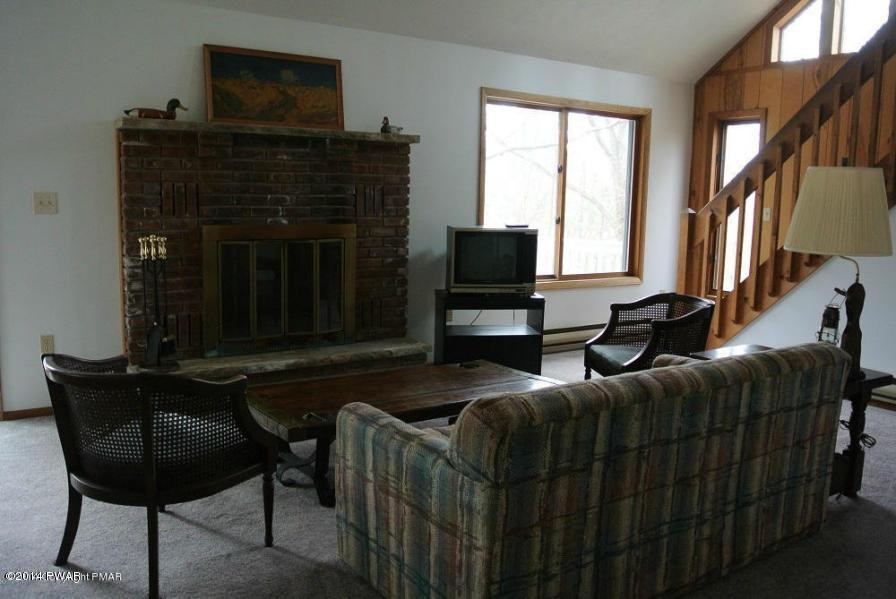 241 Kirkham Road Bushkill, PA 18324 - Photo 5 of 8 Gallery Image 5