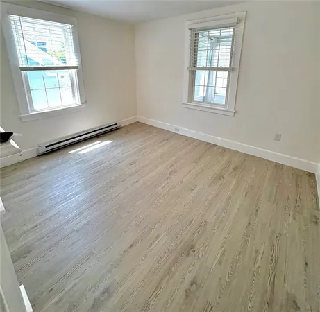 $3,500 | 8 Bridge Street, Unit 2, Newport, RI 02840